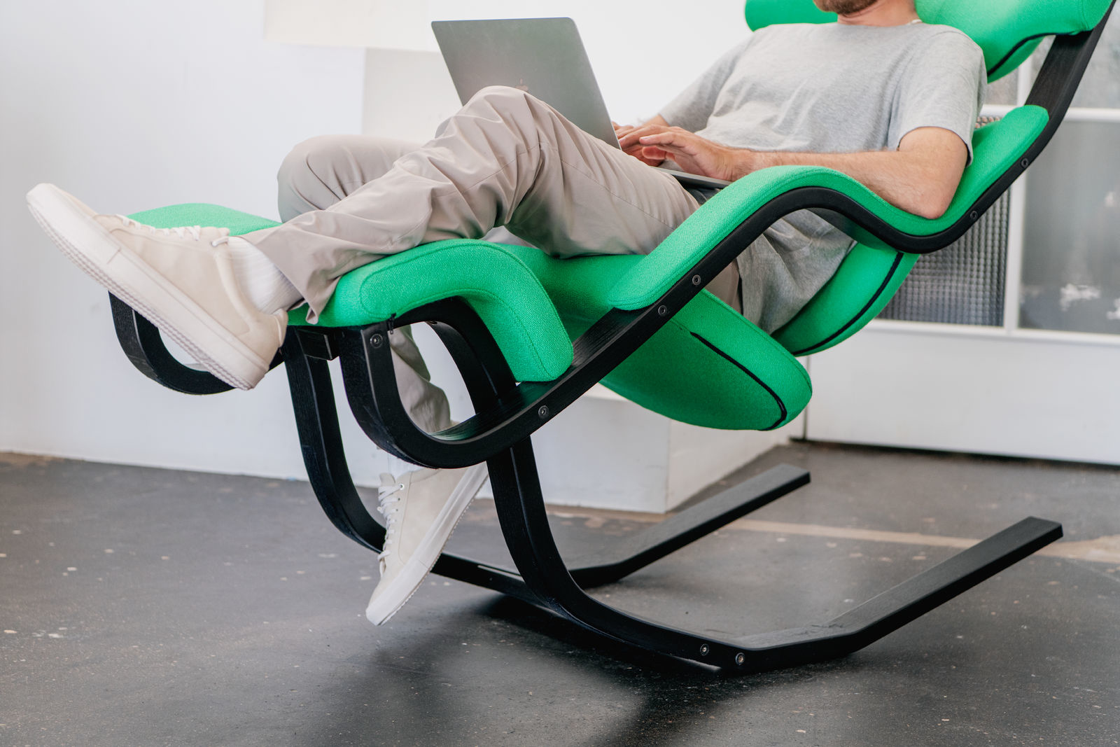 Salon stolica Ergonova Piljek VARIER GRAVITY BALANS